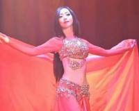 擦边团舞,席卷餐饮业