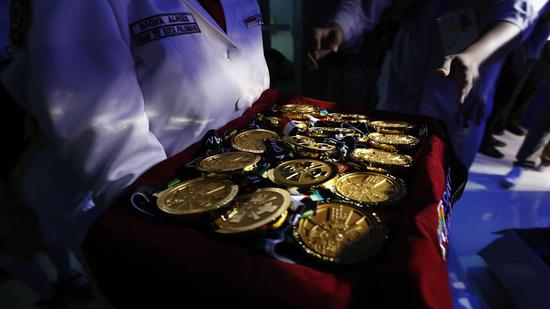 gold.jpg