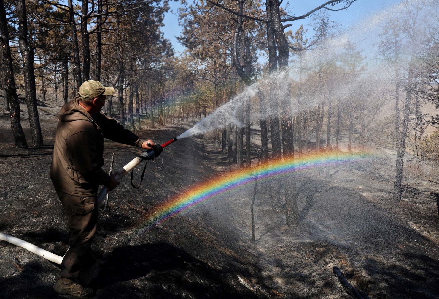 17-015-2025-09-15t142023z-1978079093-rc29sgau4gm1-rtrmadp-3-crimea-wildfire.jpg