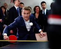 欢呼与簇拥之中,马克龙四访中国