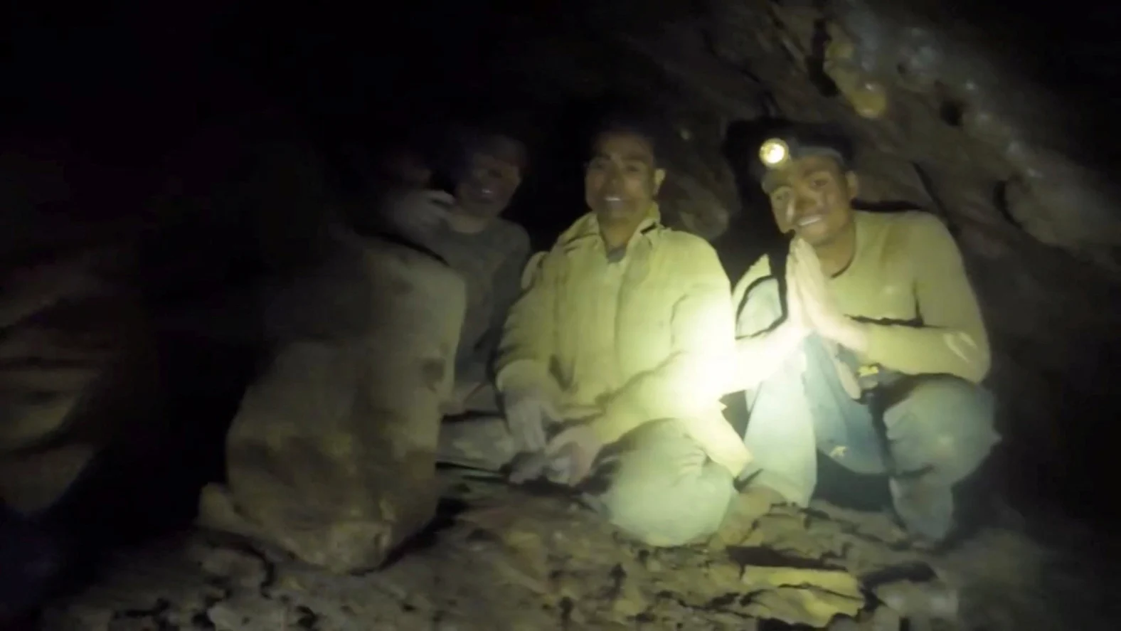 13-13-2026-05-27t124616z-1040606509-rc2ohladrb3t-rtrmadp-3-laos-cave (1).jpg