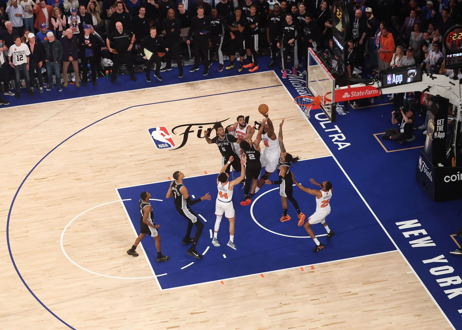 02-02-02-knicks02-gettyimages-2280353141.jpg
